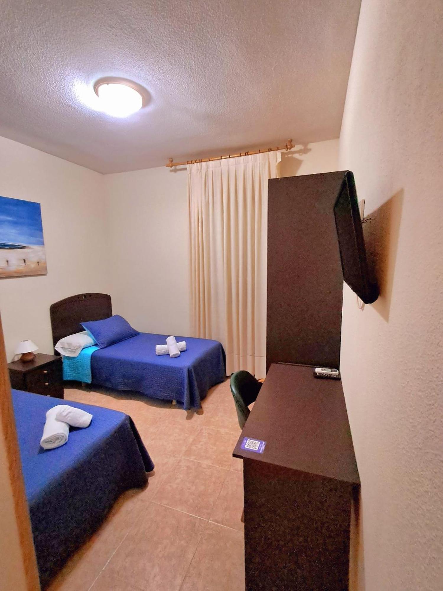 Hostal Dona Maria Валдеморо Екстериор снимка