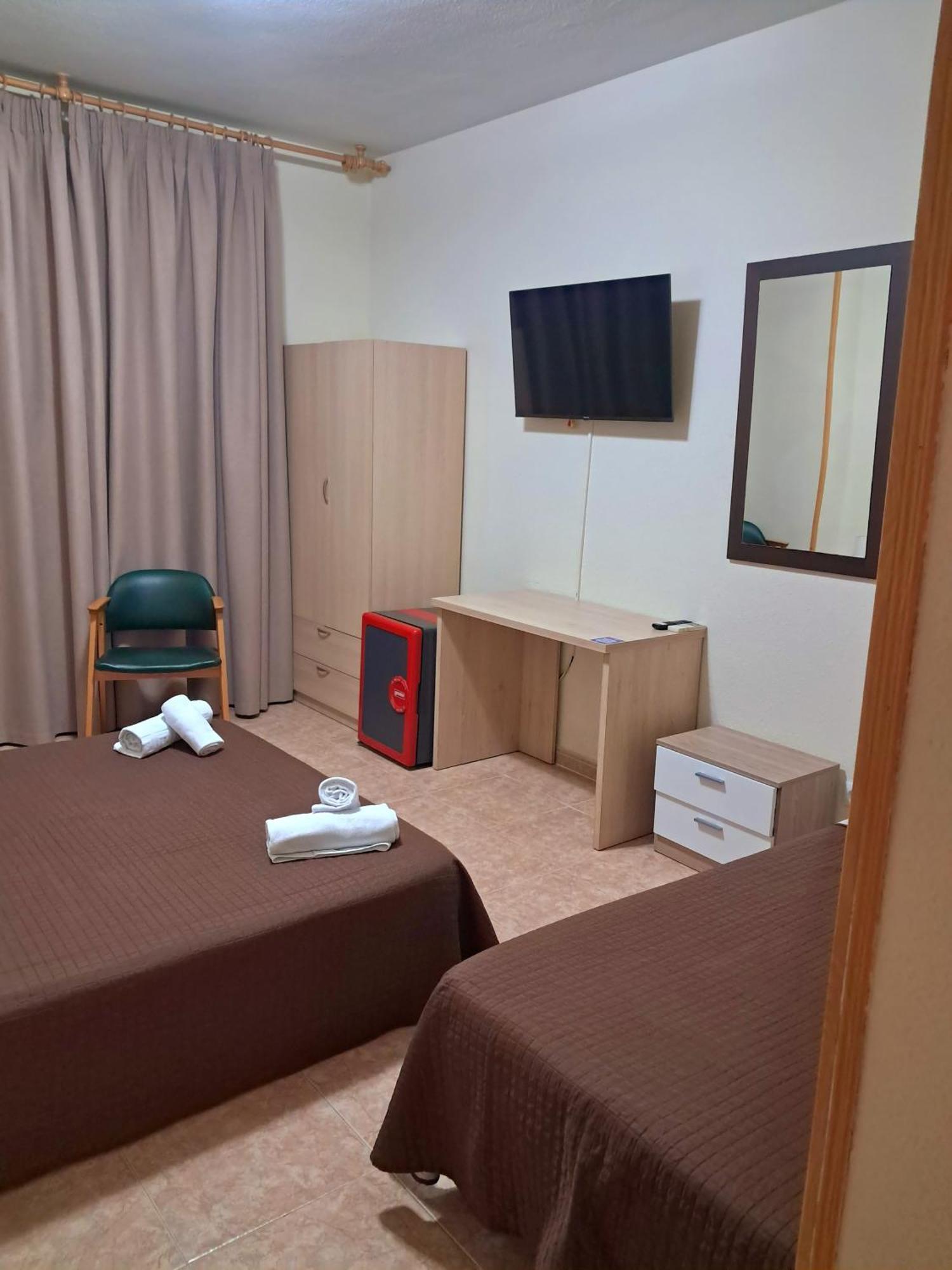 Hostal Dona Maria Валдеморо Екстериор снимка