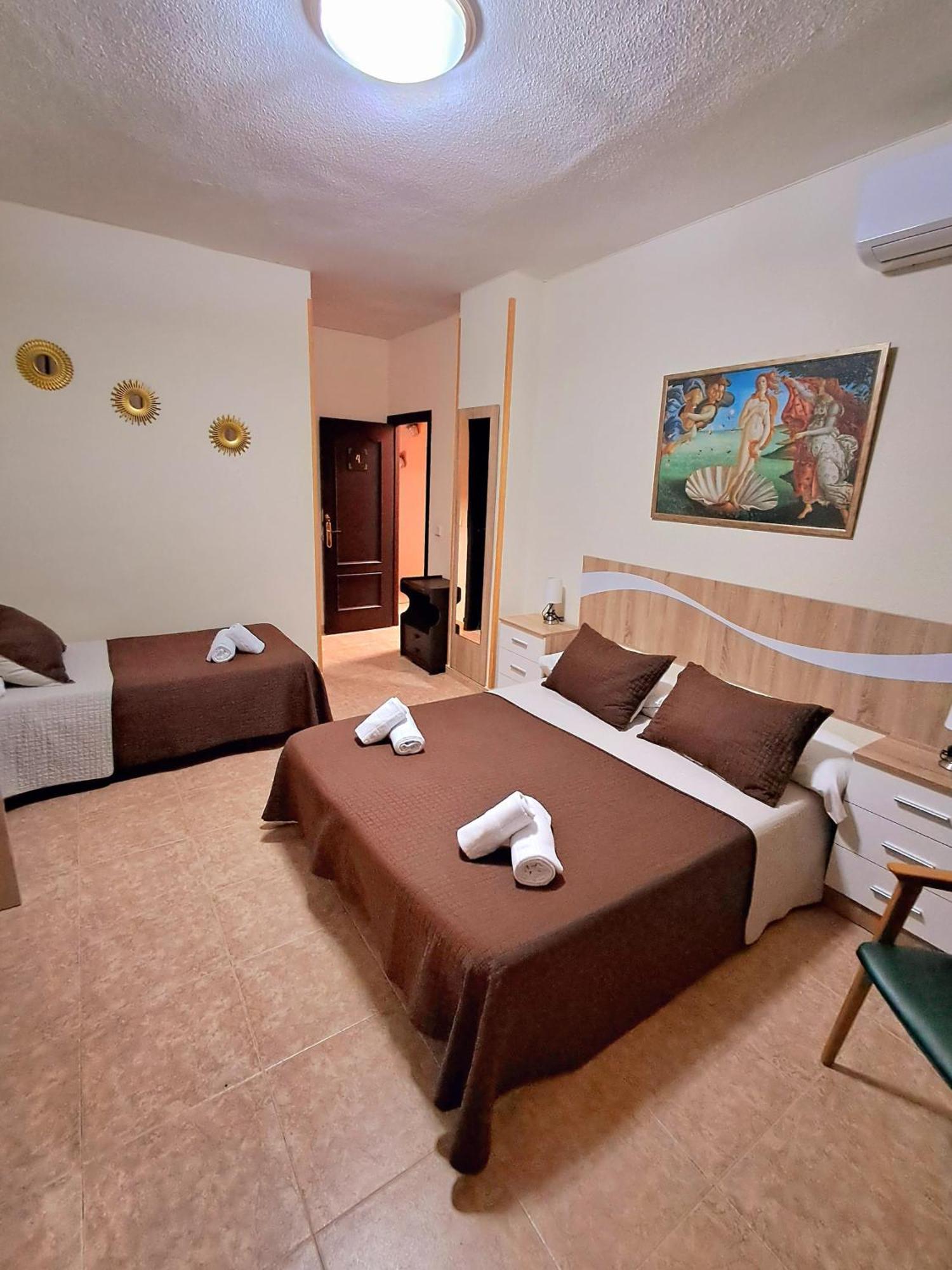 Hostal Dona Maria Валдеморо Екстериор снимка